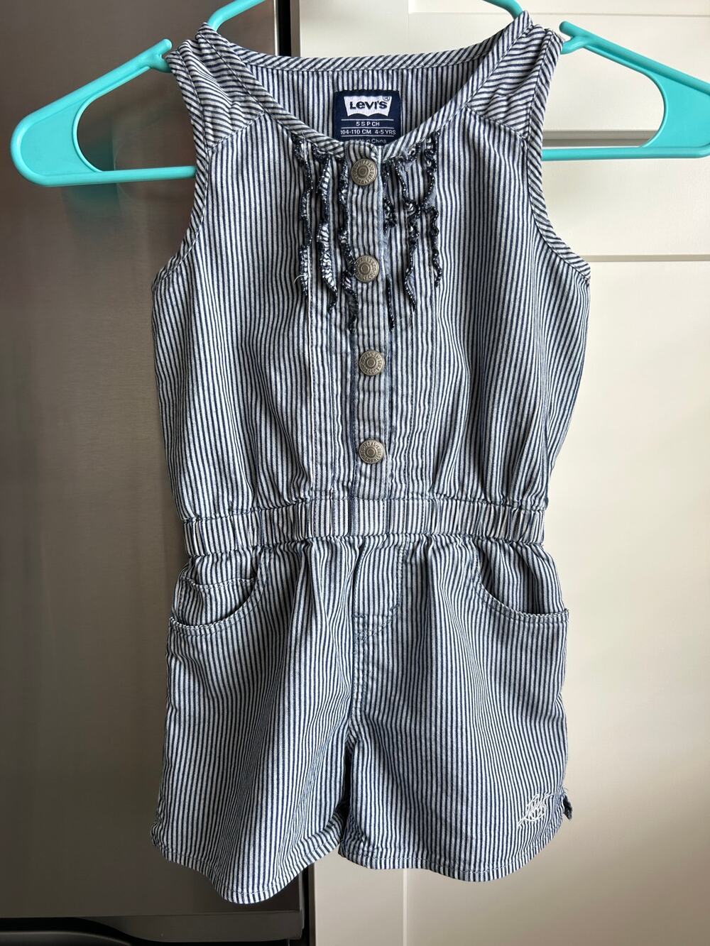 Girls Levi's Shorts All in One size 5 S P CH 4-5years